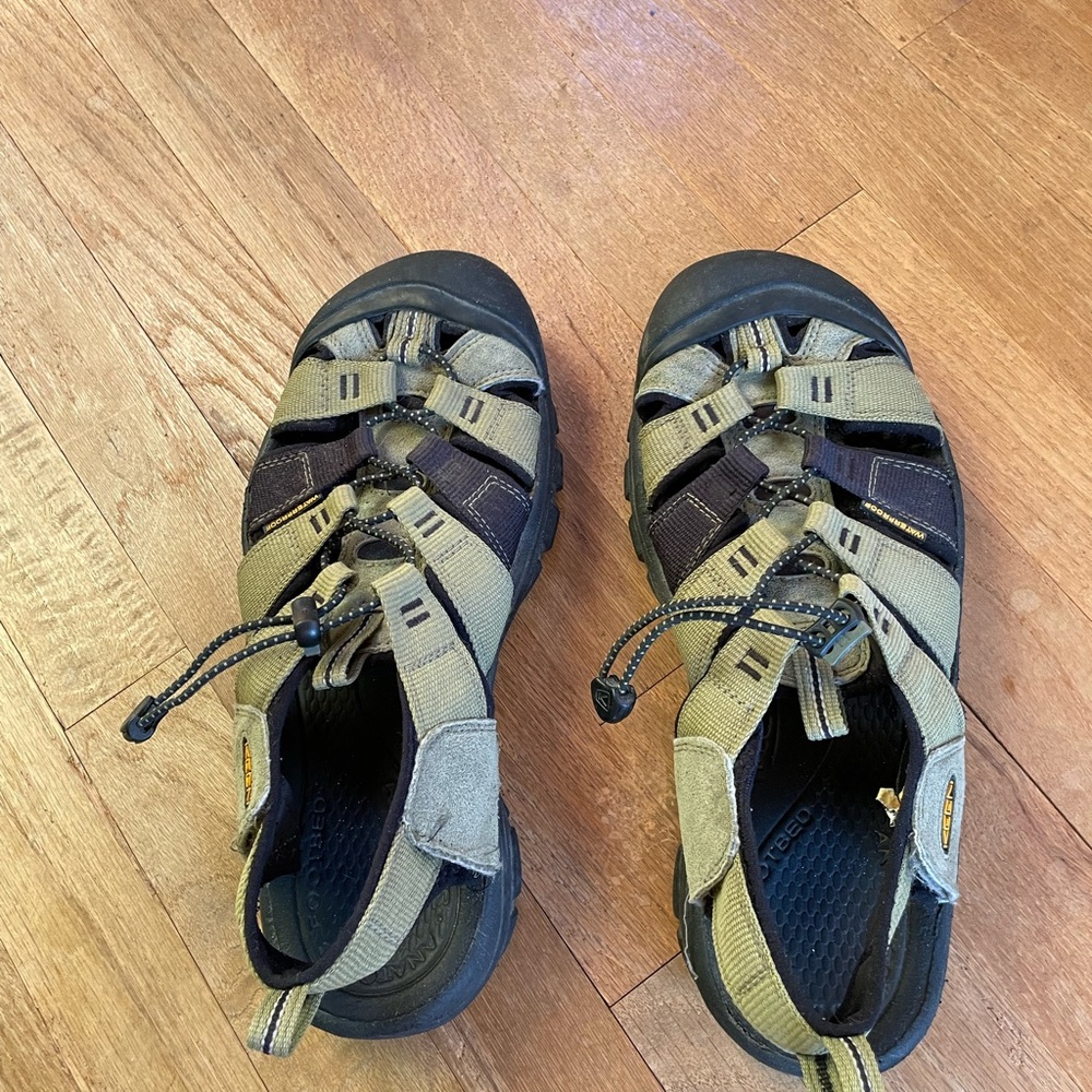 Keen Men's Olive and Black Outdoor Sandals